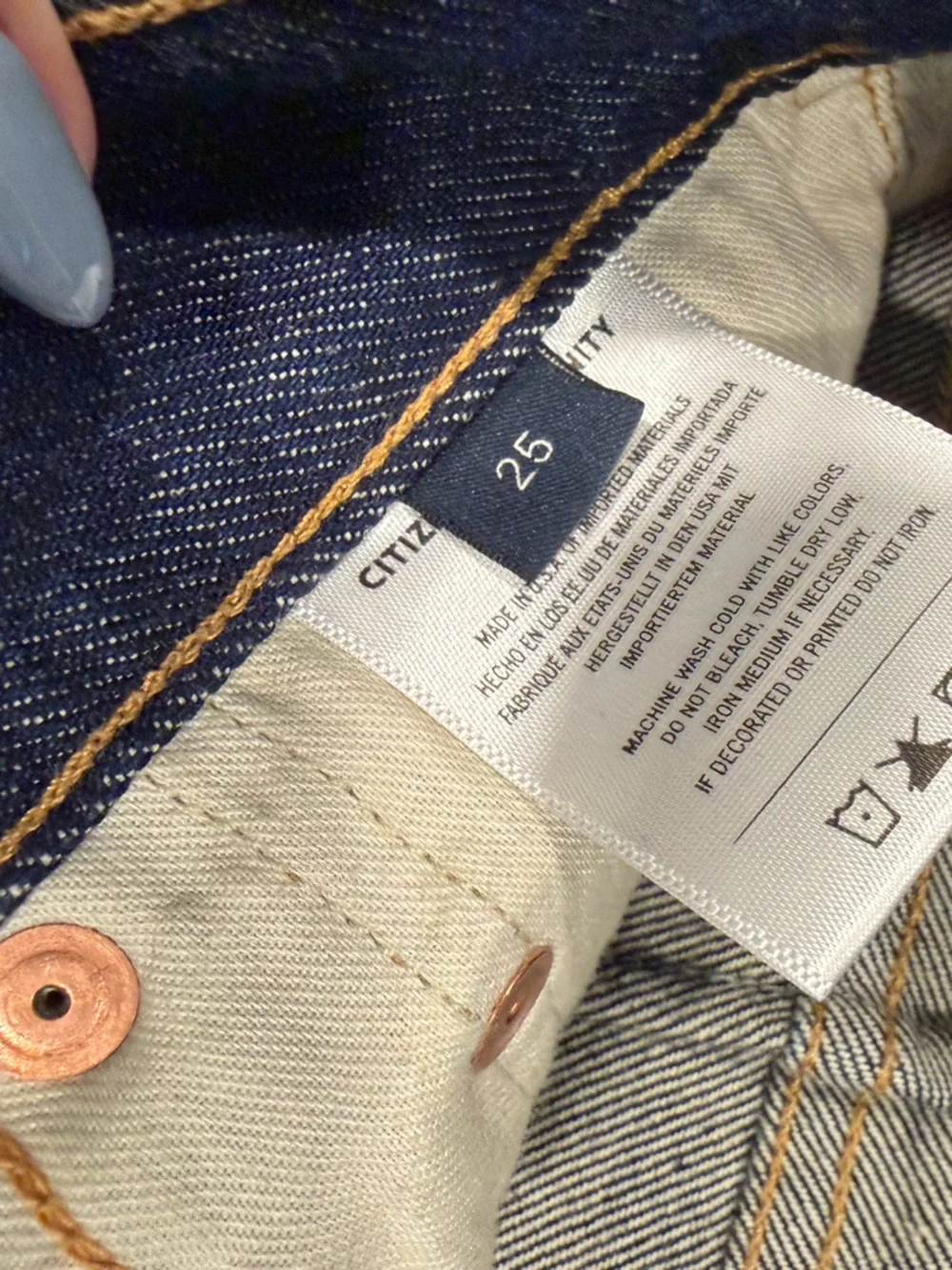 NWOT Citizens of Humanity
Horseshoe Frayed Jeans 25 - Picture 4 of 4